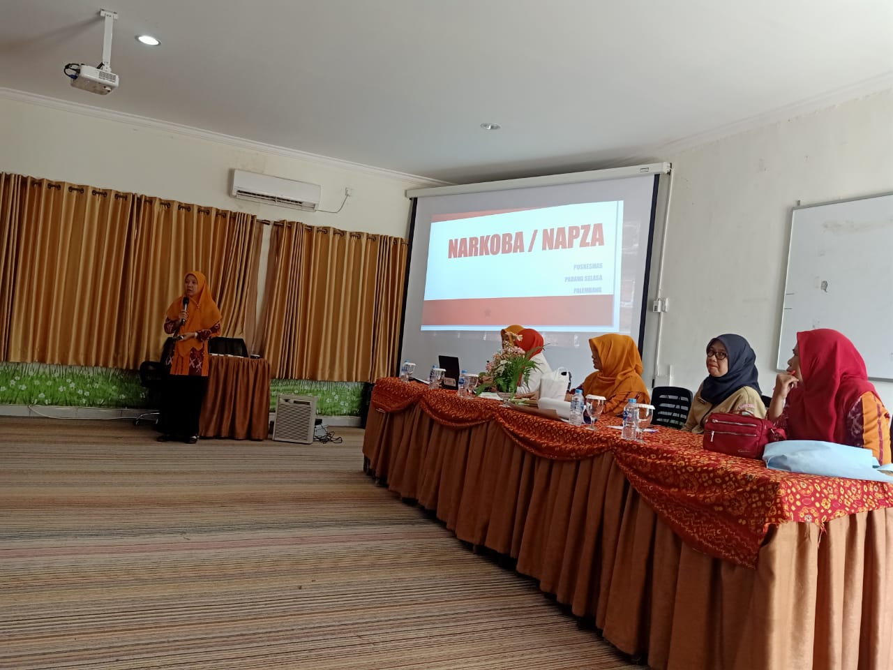 SMK Negeri 3 Palembang di adakan penyuluhan Kesehatan Peduli Remaja (PKPR) dan Pembinaan Kader Kesehatan Remaja (KKR)